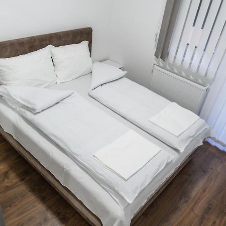 Bella Apartmani ยาโกดินา ภายนอก รูปภาพ